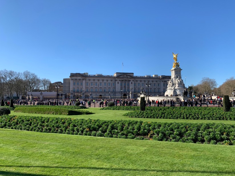 Buckingham Palace and the Victoria Memorial on Sunday Morning